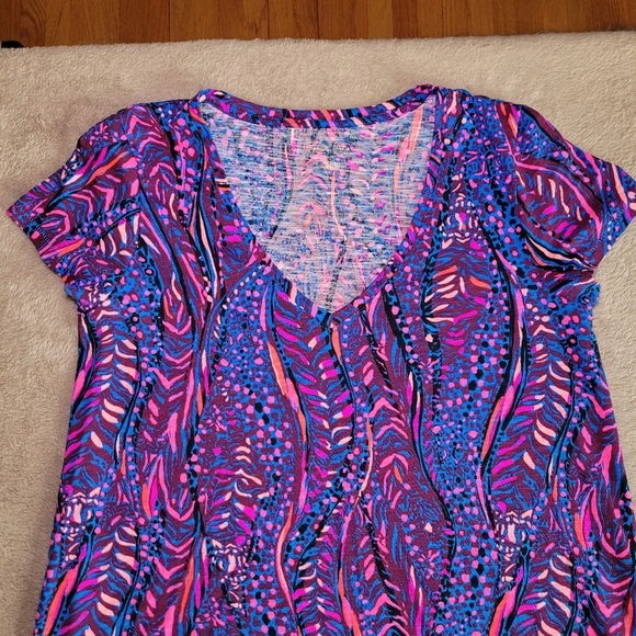 Lilly Pulitzer Etta V-Neck Top Blue Flare Always Pawsitive size XS​ - Picture 5 of 10
